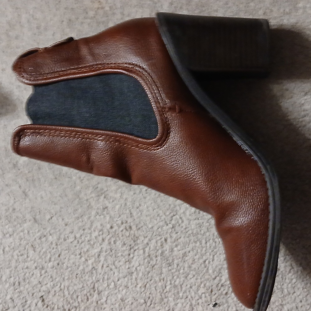 Brown/Burgundy Leather Heeled Booties Size 8.5 - Picture 12 of 14